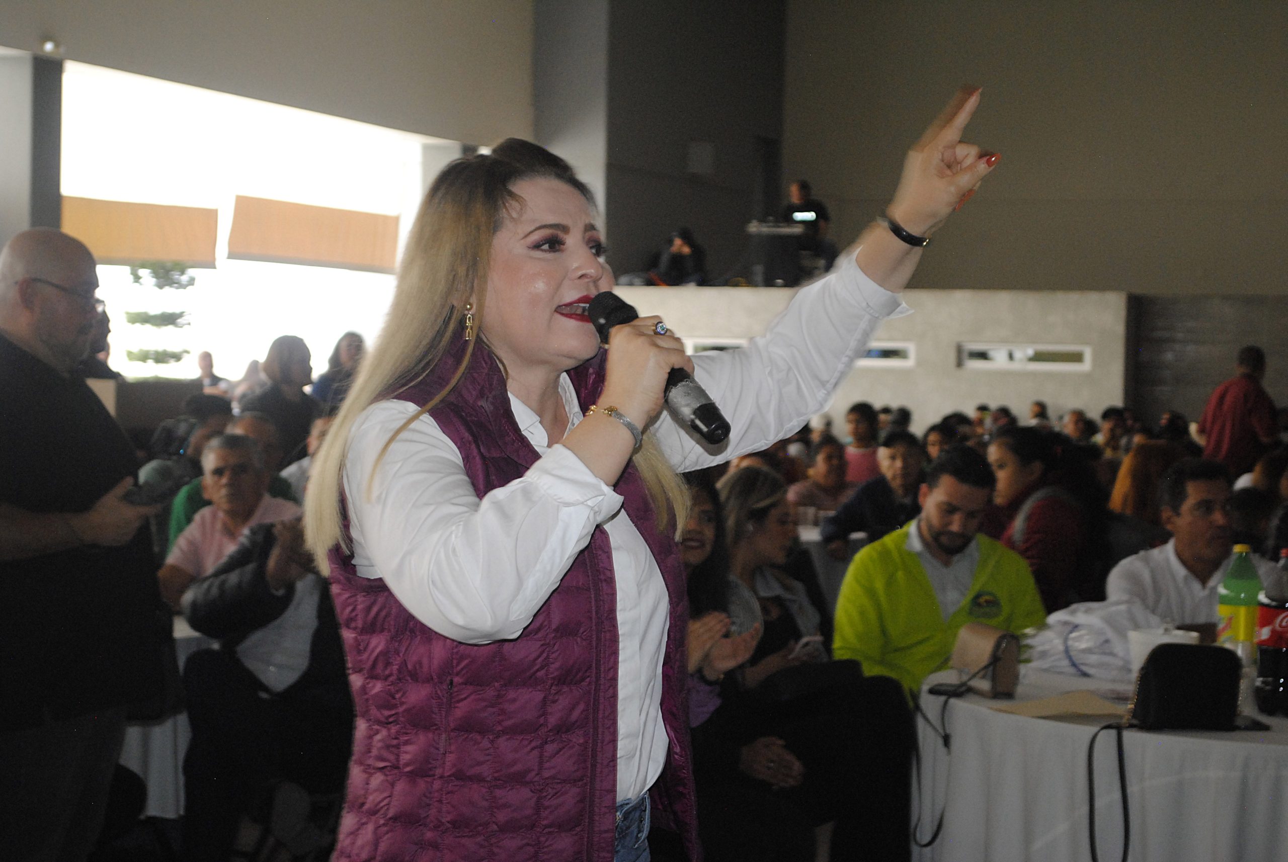 Claudia Delgadillo Se Reune En Tala Con M S De Mil Militantes Y